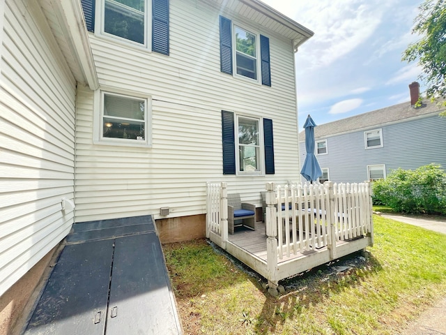 46 Glenwood St, Manchester, CT 06040 - view of side of property featuring a wooden deck