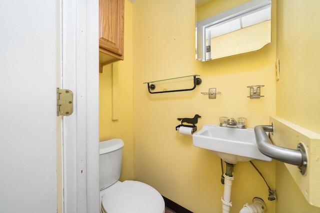 43 Quentin St, Hamden, CT 06517 - bathroom featuring toilet