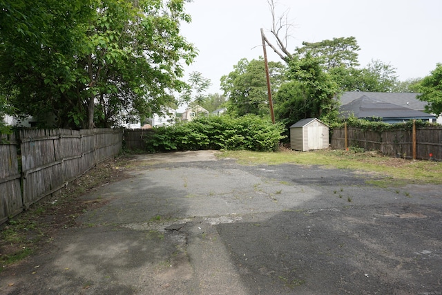 71 Martin St, Hartford, CT 06120 - fenced backyard with a shed