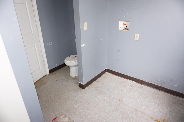 71 Martin St, Hartford, CT 06120 - bathroom with toilet and baseboards