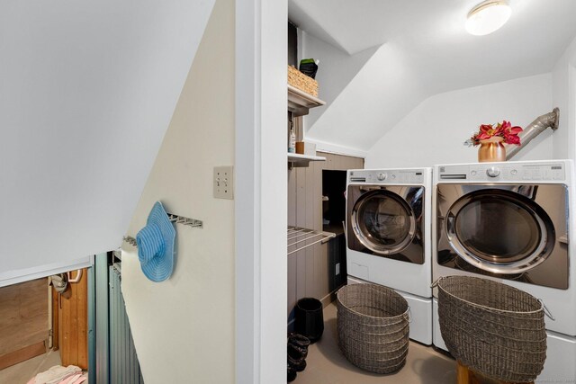 20 Arnoldale Rd, West Hartford, CT 06119 - washroom featuring separate washer and dryer