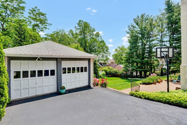 20 Arnoldale Rd, West Hartford, CT 06119 - view of detached garage