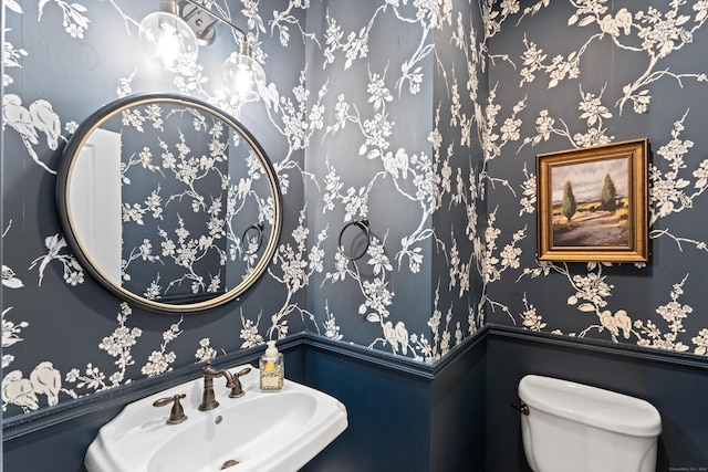 11 Quarry Ridge Rd, Newtown, CT 06482 - half bath with wallpapered walls and a wainscoted wall