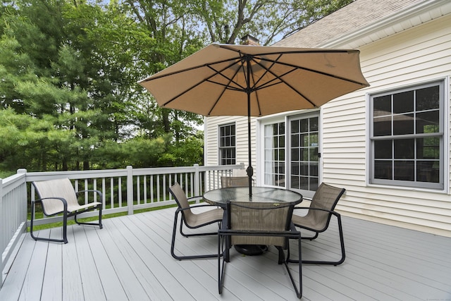 102 Leetes Island Rd, Guilford, CT 06437 - deck with outdoor dining space
