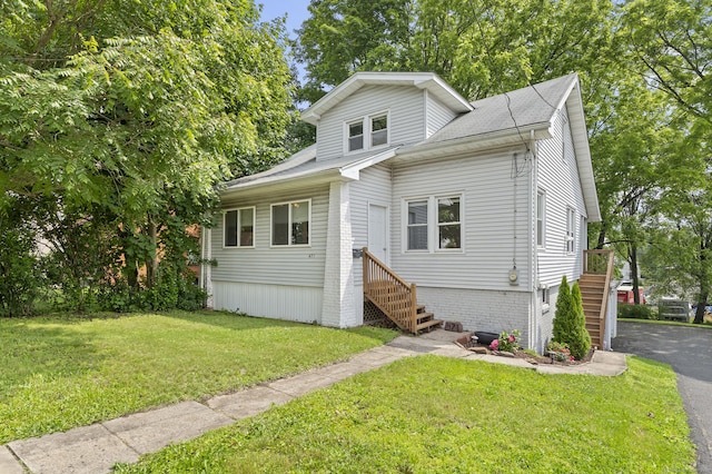 471 New Britain Rd, Berlin, CT 06037 - bungalow featuring a front lawn and stairway