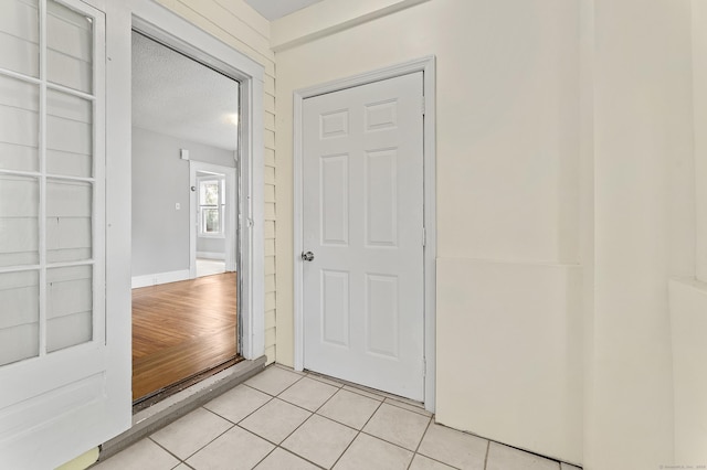471 New Britain Rd, Berlin, CT 06037 - entrance foyer with light tile patterned floors