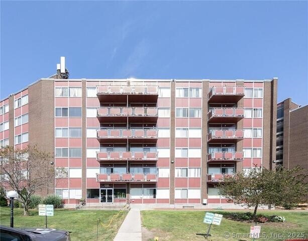 1310 Berlin Tpke Apt 525, Wethersfield, CT 06109 - view of apartment building / complex