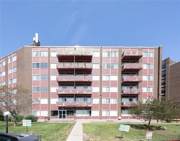 1310 Berlin Tpke Apt 525, Wethersfield, CT 06109 - view of apartment building / complex