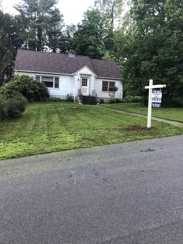 50 Richard Dr, Hamden, CT 06514 - ranch-style home with a front yard