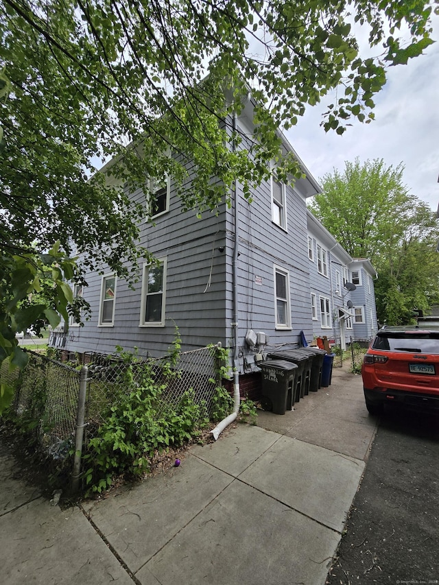 516 Dixwell Ave, New Haven, CT 06511 - view of side of property