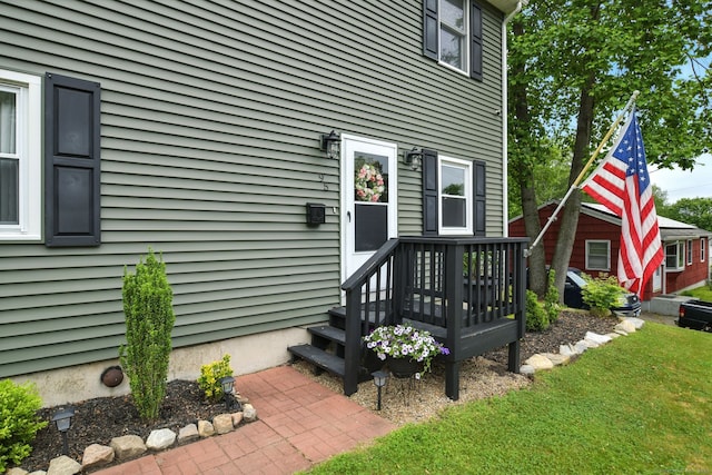95 Lauter Ave, Windham, CT 06226 - property entrance featuring a yard