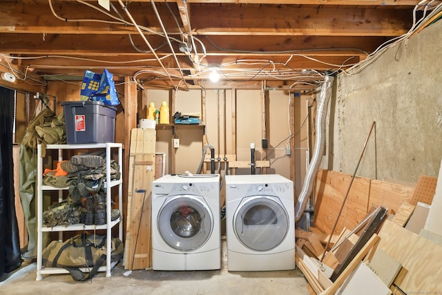 95 Lauter Ave, Windham, CT 06226 - laundry area with independent washer and dryer