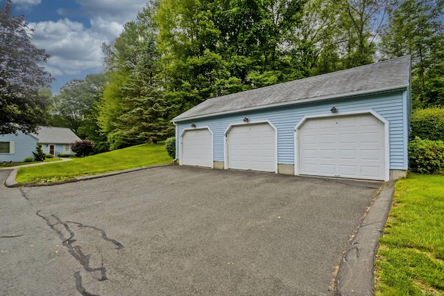 11 Oxford Dr Unit 11, Suffield, CT 06078 - view of detached garage
