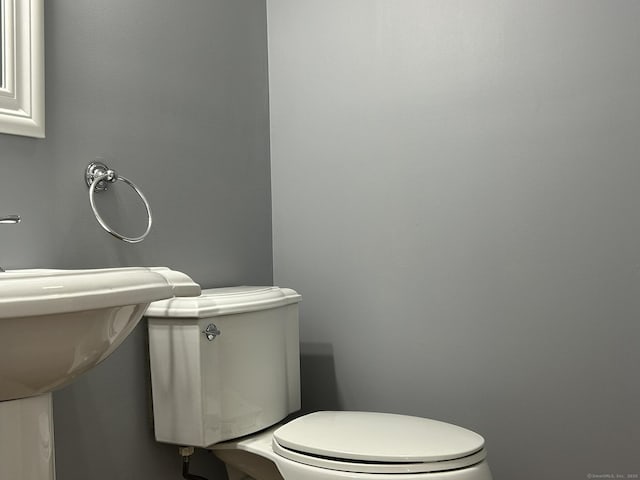 756 Hart St, Bridgeport, CT 06606 - half bath featuring toilet