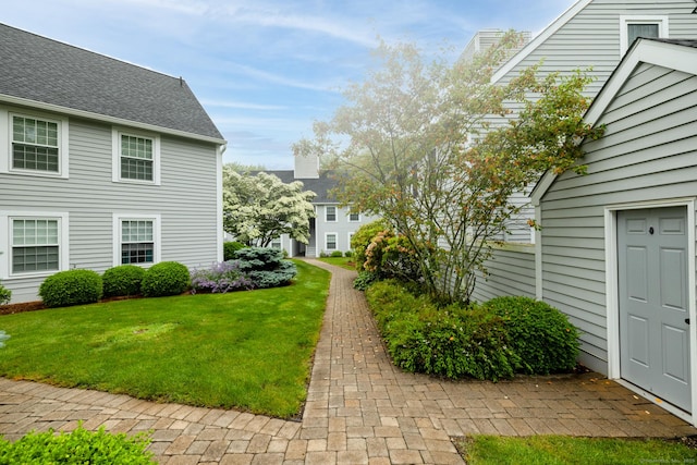 22 River Colony, Guilford, CT 06437 - view of grassy yard