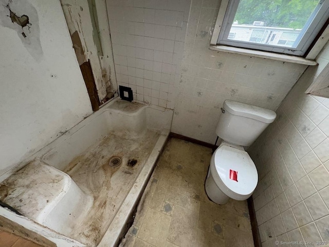 4 Lox Ln, Enfield, CT 06082 - full bath featuring a shower and tile walls