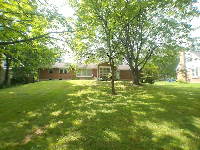 152 Old Mill Rd, Middletown, CT 06457 - view of green lawn