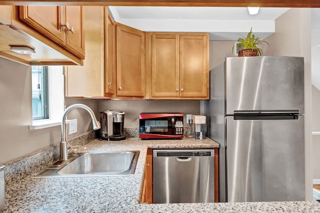 70 Trolley Crossing Ln Unit 70, Middletown, CT 06457 - kitchen with appliances with stainless steel finishes and a sink