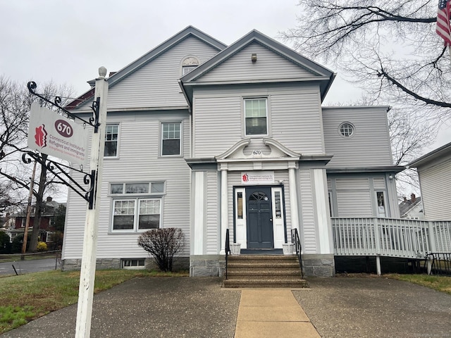 670 Clinton Ave, Bridgeport, CT 06605 - view of front of home