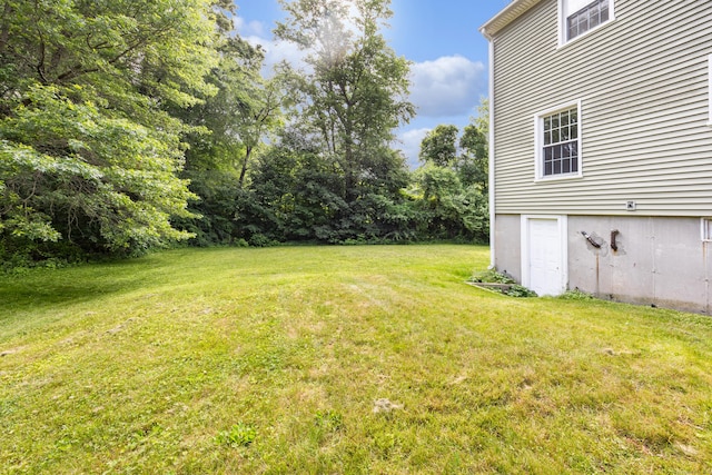 1 Brook Hill Rd, Hamden, CT 06514 - view of grassy yard