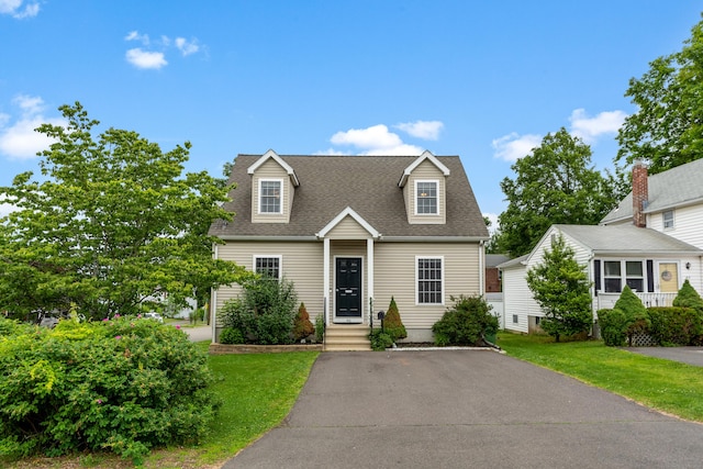 46 Dewey St, Middletown, CT 06457 - cape cod home with a front lawn and roof with shingles