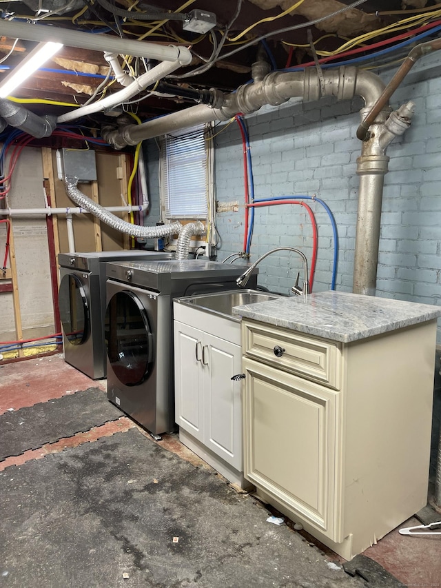 82 Trowbridge Pl, Naugatuck, CT 06770 - laundry area featuring independent washer and dryer and cabinet space
