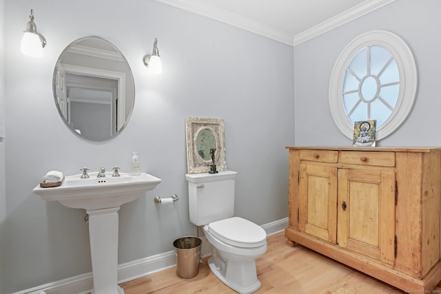 21 Oak Ridge Park, Westport, CT 06880 - half bath with wood finished floors and crown molding