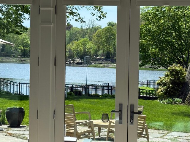 21 Oak Ridge Park, Westport, CT 06880 - entryway featuring a water view