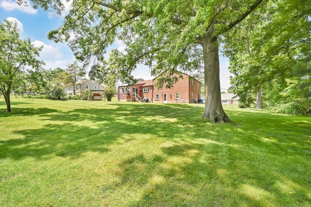 133 Savage Hill Rd, Berlin, CT 06037 - view of green lawn
