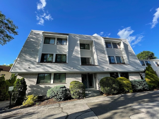 73 Riverside Ave Unit 3B, Stamford, CT 06905 - photo 1