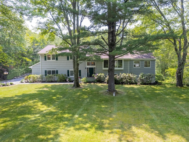 1 Blue Ridge Ln, Wilton, CT 06897 - view of front facade featuring a front yard