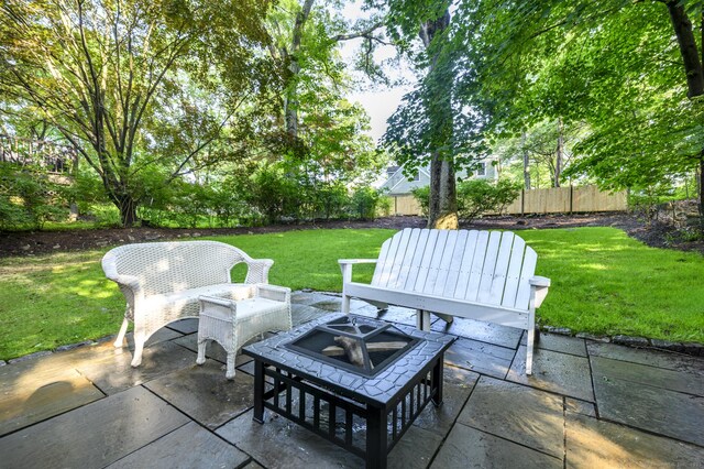 116 Knapp St, Stamford, CT 06907 - fenced backyard featuring a patio area and outdoor dining area