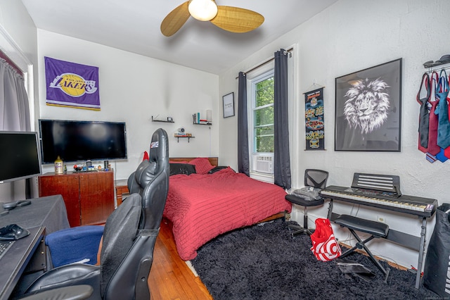 272 Saint John St, New Haven, CT 06511 - bedroom featuring wood finished floors, a desk, and a ceiling fan