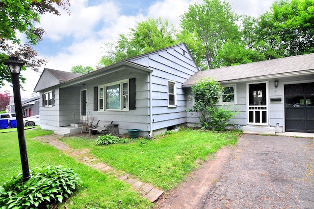 9 Eleanor Rd, Enfield, CT 06082 - ranch-style house with a front lawn