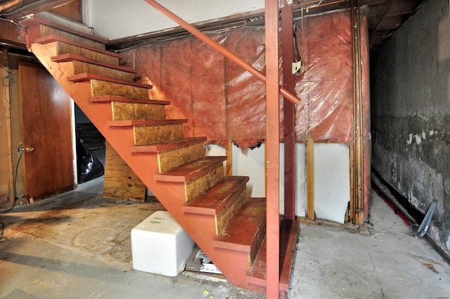 9 Eleanor Rd, Enfield, CT 06082 - unfinished basement with stairway