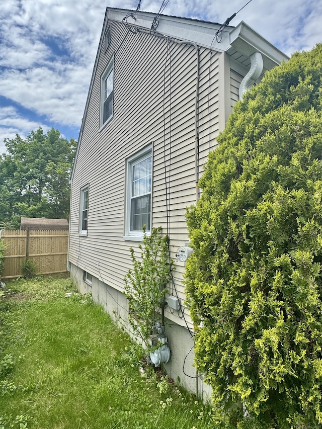111 Hollywood Ave, Bridgeport, CT 06606 - view of home's exterior