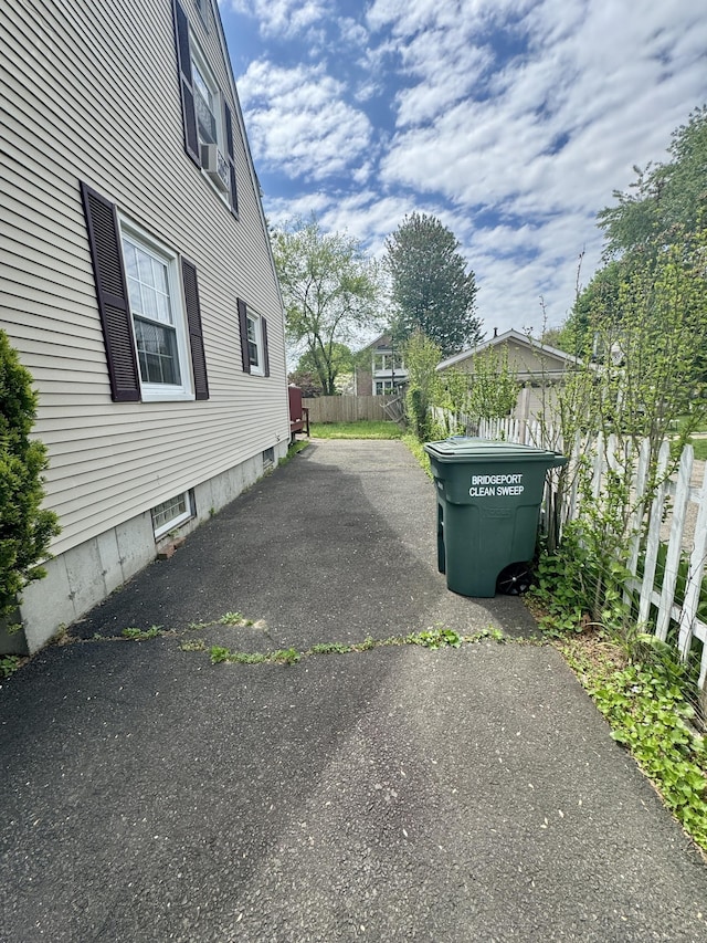 111 Hollywood Ave, Bridgeport, CT 06606 - view of parking