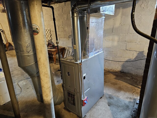 346 Pine St, Bristol, CT 06010 - utilities featuring heating unit