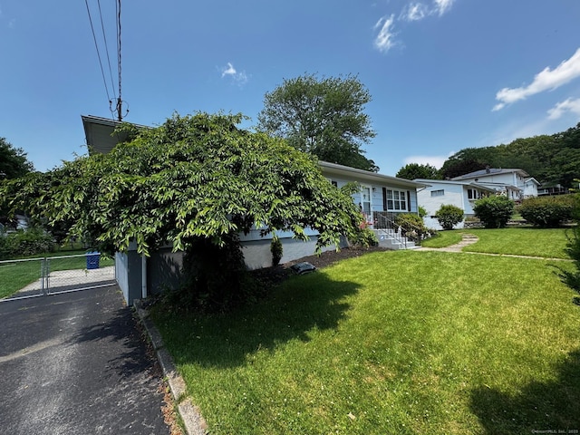 26 Oakleaf Dr, Waterbury, CT 06708 - view of front of house