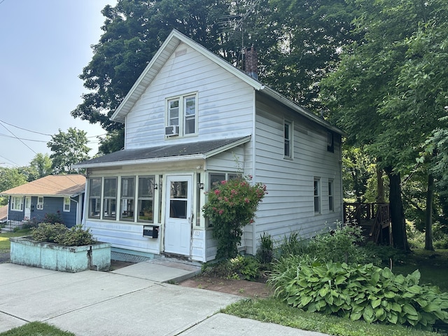813 Russell St, New Haven, CT 06513 - view of front of home featuring a chimney
