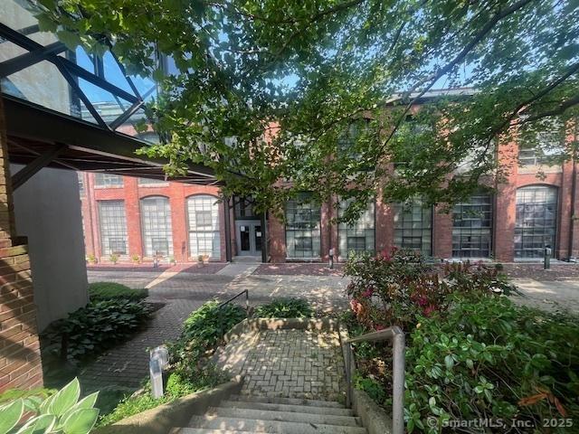68 Thermos Ave Unit 206B, Norwich, CT 06360 - back of property with a lanai