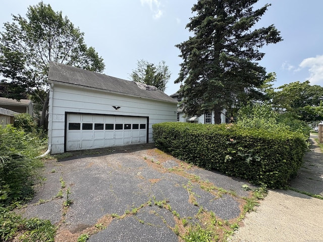 5 Lindsley Pl, Stratford, CT 06615 - view of garage
