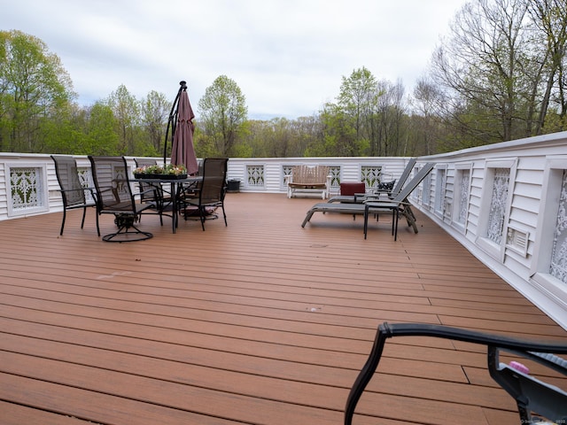 7 Hart Rd, Guilford, CT 06437 - wooden terrace with outdoor dining space