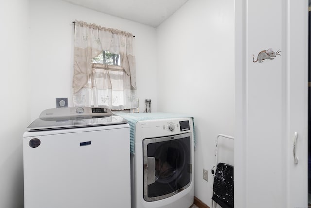 29 Birchwood Dr, Killingly, CT 06241 - laundry area featuring washing machine and clothes dryer