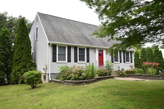 654 W St, Southington, CT 06489 - cape cod home featuring a shingled roof and a front yard