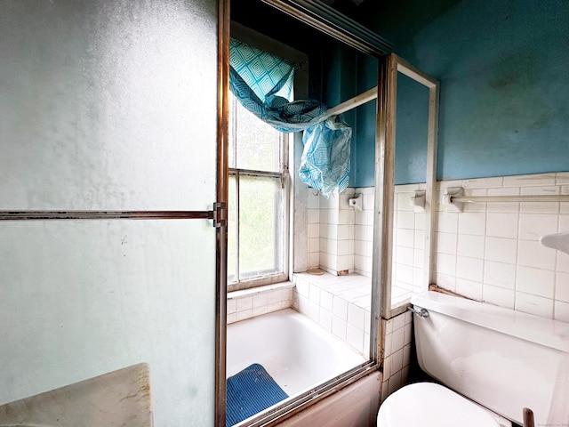 26 Lamberton St, New Haven, CT 06519 - bathroom with tile walls and toilet