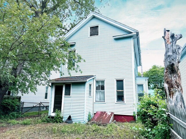 26 Lamberton St, New Haven, CT 06519 - back of property