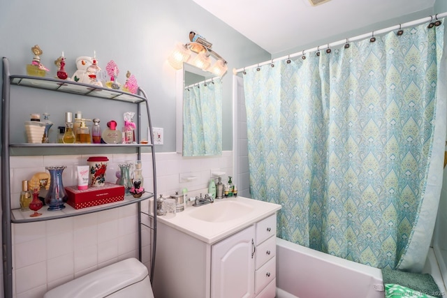 29 Whisconier Vlg Unit 29, Brookfield, CT 06804 - bathroom with tile walls, shower / bath combo, and vanity