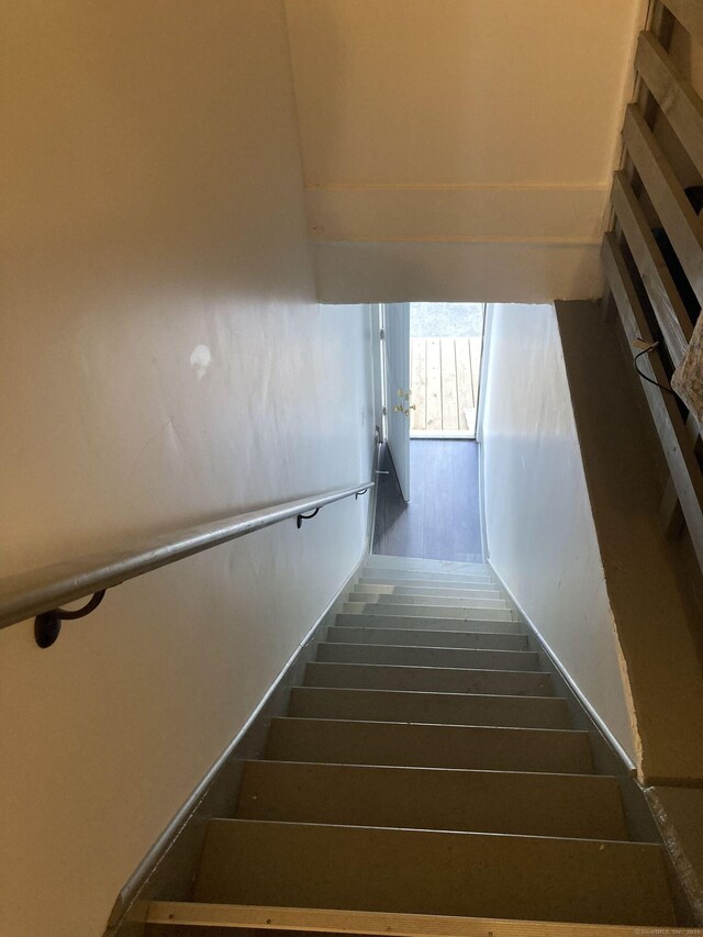 34 Park St, Bridgeport, CT 06608 - view of staircase