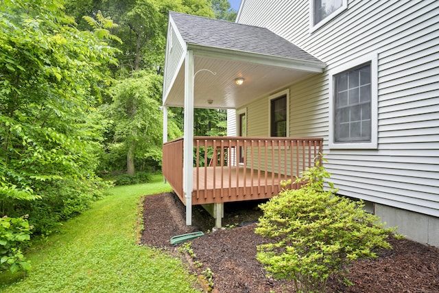 270 N Bride Brook Rd, East Lyme, CT 06333 - deck with a yard